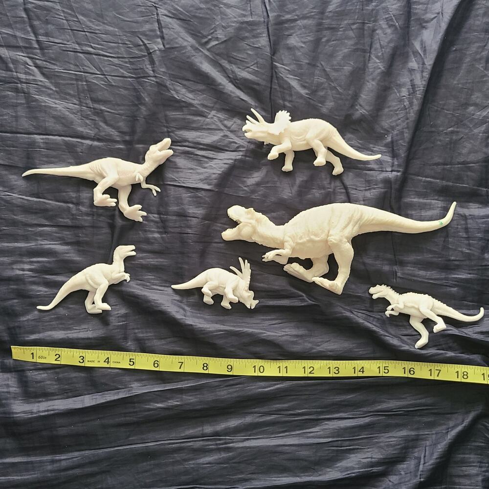 Dinosaur lot all white